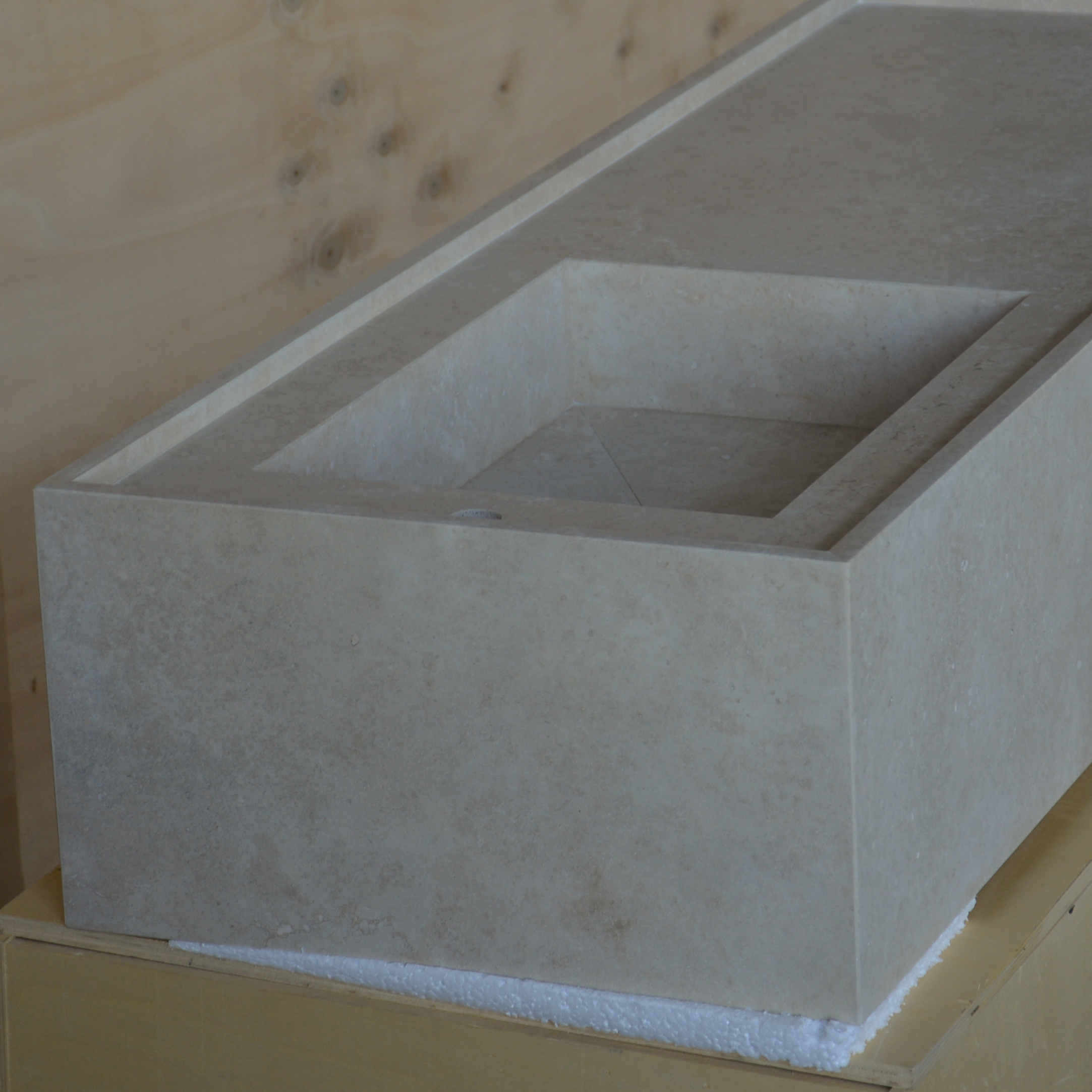 HANDCRAFTED CUSTOM TRAVERTINE SINK (TR-116)